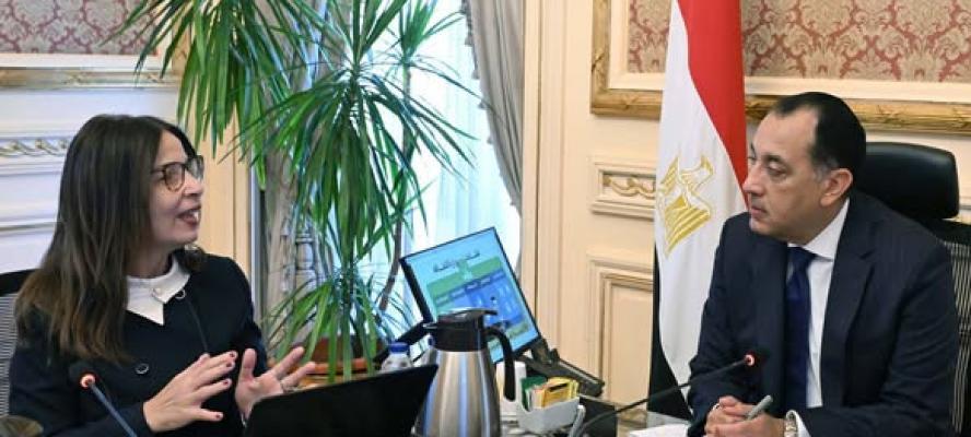رئيس الوزراء يستعرض مع وزيرة الثقافة الأهداف الاستراتيجية للوزارة