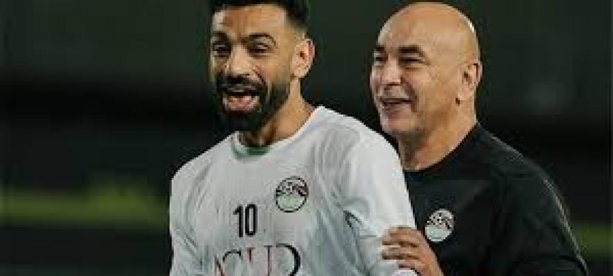 حسام حسن يكلف طبيب المنتخب بمتابعة دورية لمحمد صلاح