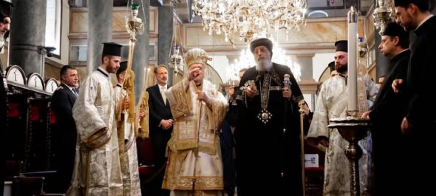 البابا تواضروس يحضر القداس البطريركي بمقر كرسي القسطنطينية