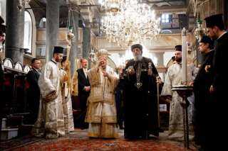 البابا تواضروس يحضر القداس البطريركي بمقر كرسي القسطنطينية