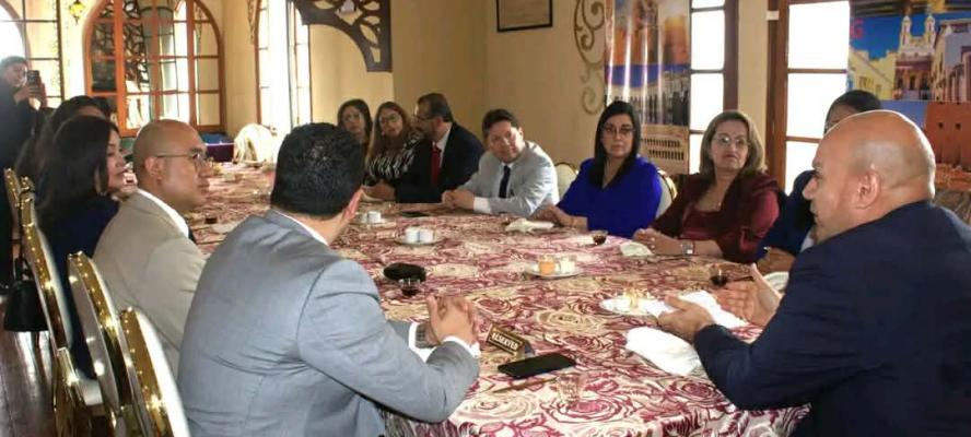 سفارة مصر بالإكوادور تنظم اجتماع عمل مع رؤساء ومديري كبرى الوكالات السياحية