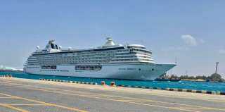 ميناء السخنة التابع لاقتصادية قناة السويس يستقبل السفينة (CRYSTAL SERENITY) بحمولة 1100 فرد