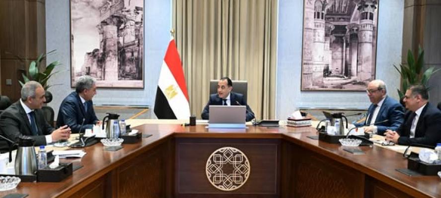 رئيس الوزراء يُتابع إجراءات دعم وتحفيز قطاع السياحة