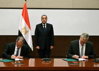 رئيس الوزراء يشهد توقيع اتفاقية لتأهيل شبكات الغاز اللبنانية بخبرات قطاع البترول المصري