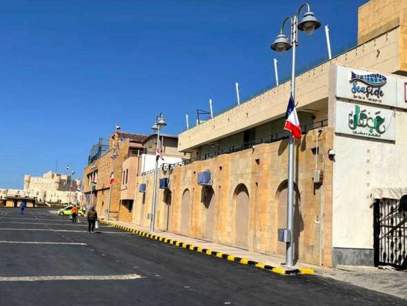 الإسكندرية تتزين استعدادا لاستقبال الرئيس الفرنسي في أول زيارة لعروس البحر