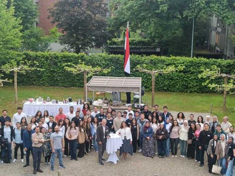 السفير المصرى يلتقى مع الطلبة المصريين الدارسين في الجامعات السويسرية