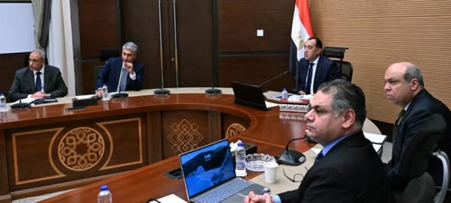 رئيس الوزراء يتابع إجراءات دعم وتحفيز قطاع السياحة