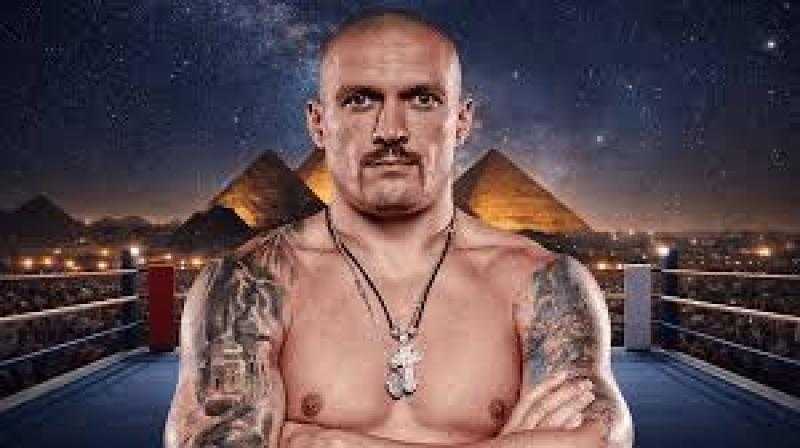 بطل العالم Oleksandr Usyk يصل القاهرة استعدادا للنزال التاريخى بسفح الأهرامات