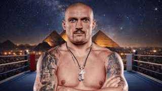بطل العالم Oleksandr Usyk يصل القاهرة استعدادا للنزال التاريخى بسفح الأهرامات