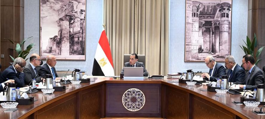 رئيس الوزراء يستعرض جهود تعزيز الربط والتبادل التجاري واللوجيستي مع الدول الإفريقية