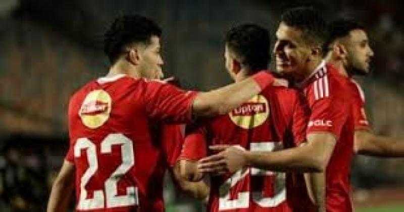 الليلة..الأهلى ينتظر هدايا منافسيه للتتويج بالدوري أمام المصرى