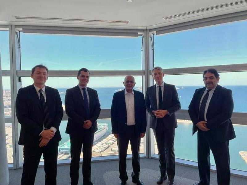 سفير مصر بباريس: تعزيز التعاون مع (CMA CGM) الفرنسية في الشحن البحري واللوجستيات