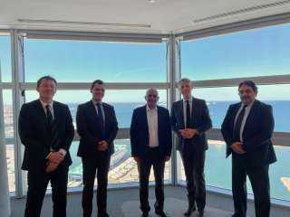 سفير مصر بباريس: تعزيز التعاون مع (CMA CGM) الفرنسية في الشحن البحري واللوجستيات
