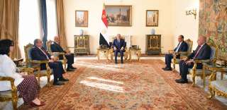 الرئيس السيسي يُشدد على الدور المهم لدول الجوار في ضمان استقرار ووحدة ليبيا الشقيقة