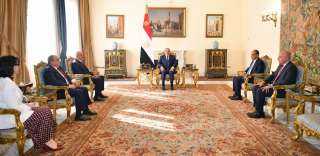 الرئيس السيسي يُشدد على الدور المهم لدول الجوار في ضمان استقرار ووحدة ليبيا الشقيقة