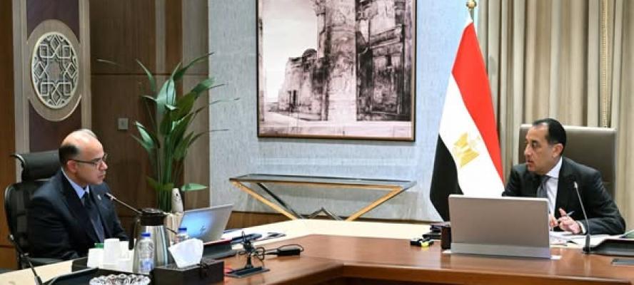 رئيس الوزراء يستعرض مع وزير الاستثمار والتجارة الخارجية عدداً من ملفات العمل