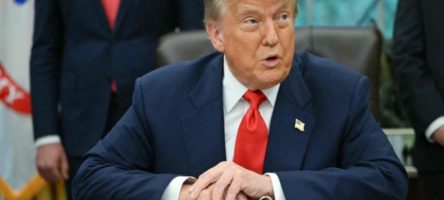 ترامب: الحصار سيظل ساريا لحين التوصل إلى اتفاق مع إيران والتصديق عليه وتوقيعه