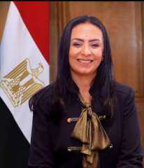وزيرة التضامن الاجتماعي تتابع أداء حجاج الجمعيات الأهلية مناسك الحج على صعيد عرفات