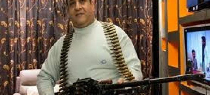 النيابة العامة: ضبط أسلحة آلية وذخائر وقطع أثرية خلال تفتيش مقار صبري نخنوخ