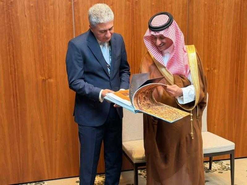 وزير السياحة والآثار يبحث مع وزير السياحة السعودي تعزيز التعاون السياحي بين البلدين