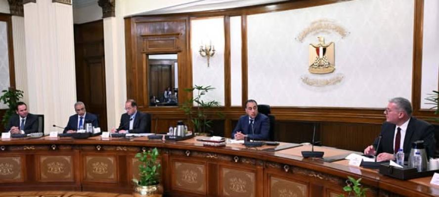 رئيس الوزراء يتابع موقف تدبير الاعتمادات المالية لتوفير احتياجات الدولة من المنتجات البترولية