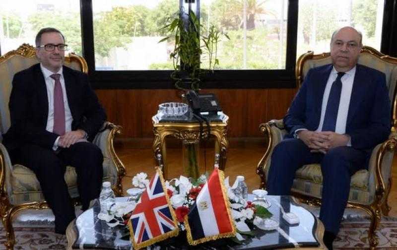 وزير الطيران المدني يبحث مع السفير البريطاني تعزيز الشراكة الاستراتيجية والتعاون الثنائي في مجال الطيران المدني.
