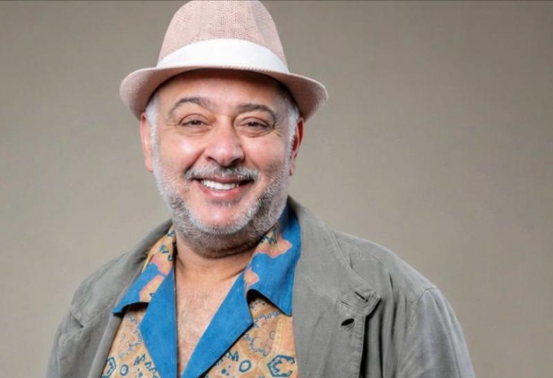 حسن البلام.. عرّاب الكوميديا الخليجية وصاحب البصمة الأبرز في صناعة المسرح الجديد