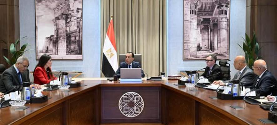 رئيس الوزراء يتابع جهود تنفيذ الخطة الاستراتيجية لتحلية مياه البحر