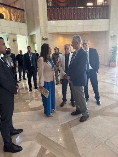 وزيرة الثقافة تجري جولة تفقدية بدار الأوبرا وتعقد اجتماعًا مع رئيس الأوبرا والقيادات الجديدة