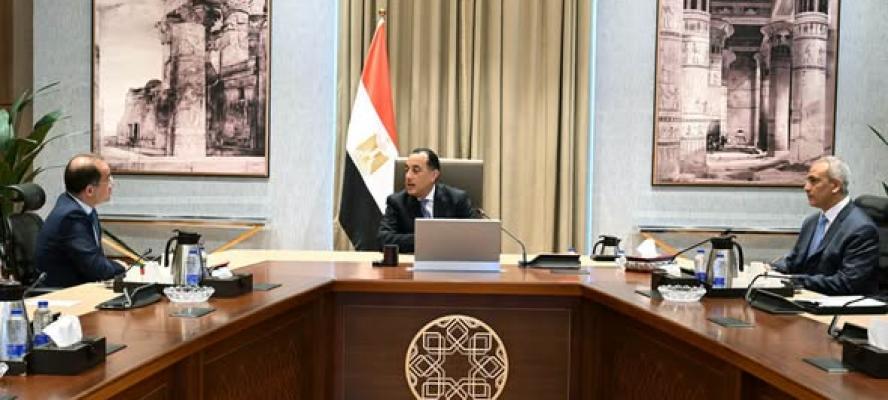 رئيس الوزراء يتابع مع وزير المالية عددًا من ملفات العمل