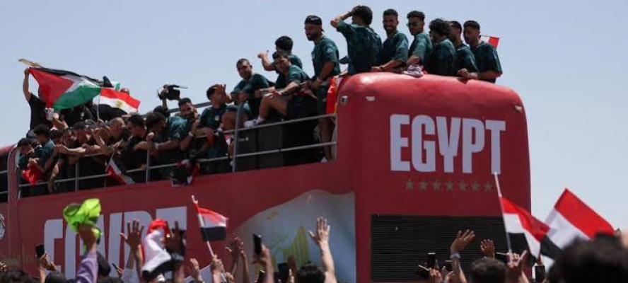 الجالية المصرية فى باريس تنظم وقفة لتكريم منتخب الفراعنة بعد أدائه البطولى فى المونديال