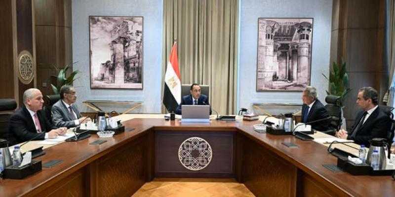 رئيس الوزراء يعقد اجتماعا لمتابعة تنفيذ تكليفات فخامة الرئيس بشأن الإعلام