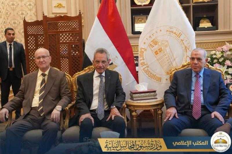 وزير شئون المجالس النيابية يُهنئ رئيس محكمة النقض ورئيس مجلس القضاء الأعلى بمناسبة توليه مهام منصبه