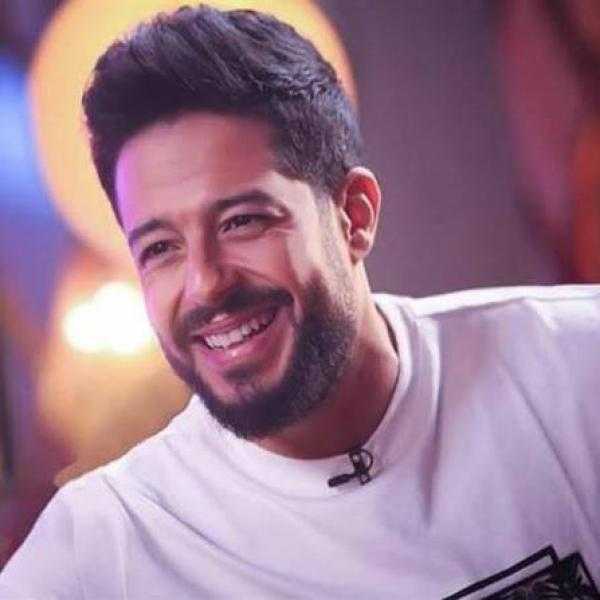 حماقي يحيى نهائى كاس العالم بين أسبانيا والأرجنتين بـ ”Egyptian Fan Zone”