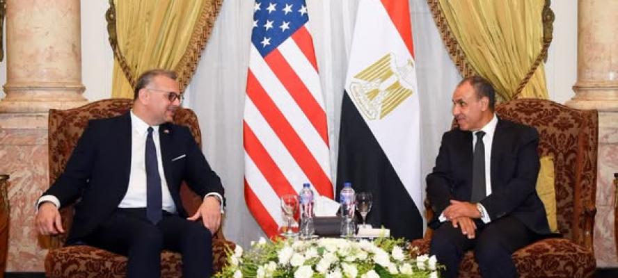 وزير الخارجية يستقبل كبير مستشاري الرئيس الأمريكي للشؤون العربية والأفريقية لبحث التطورات الإقليمية
