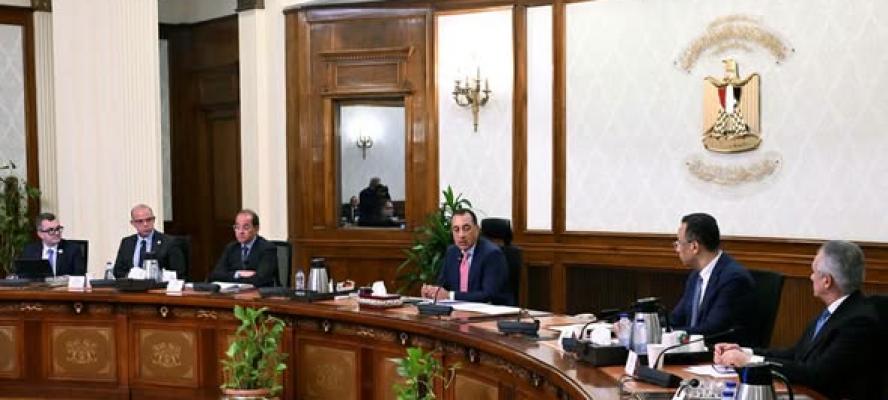 رئيس الوزراء يتابع تنفيذ تكليفات فخامة الرئيس بشأن التوسع في التحول الرقمي لحماية المال العام ورفع كفاءة مؤسسات الدولة