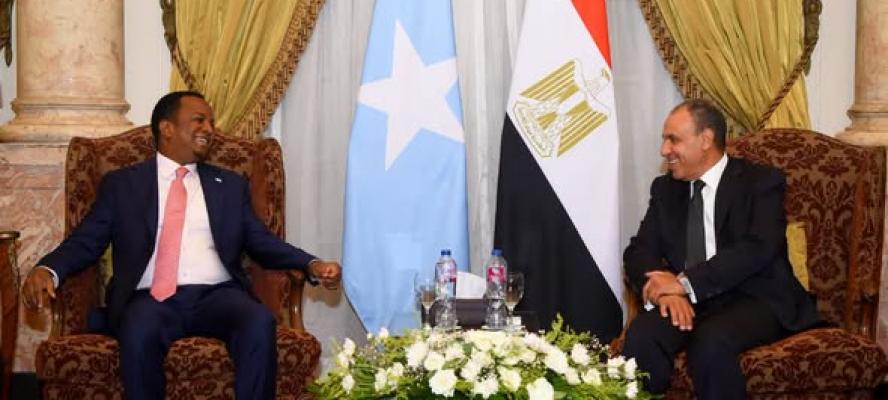 وزير الخارجية ونظيره الصومالي يبحثان سبل تعزيز العلاقات الثنائية وتطورات الأوضاع في منطقة القرن الأفريقي