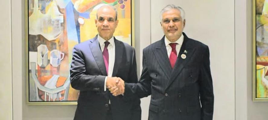 وزير الخارجية يلتقي نائب رئيس الوزراء ووزير خارجية باكستان على هامش الاجتماع الوزاري لمنظمة الآسيان
