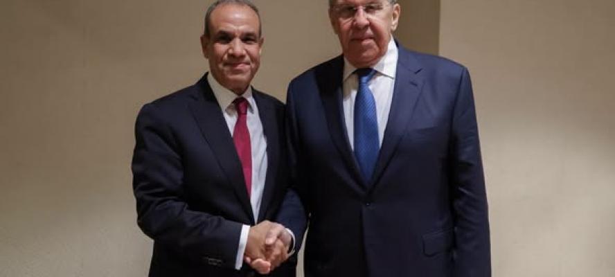 وزير الخارجية يلتقي نظيره الروسي على هامش الاجتماع الوزاري لمنظمة الآسيان