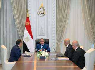 الرئيس السيسى يجتمع برئيس الوزراء ووزير التربية والتعليم الرئيس السيسى يجتمع برئيس الوزراء ووزير التربية والتعليم