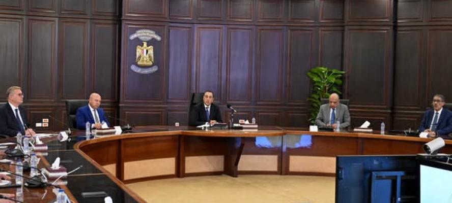 رئيس الوزراء يستعرض رسائل إيجابية تعكس ثقة المؤسسات الدولية في الاقتصاد المصري وفي استمرار الدولة في تنفيذ برنامجها للإصلاح الاقتصادي