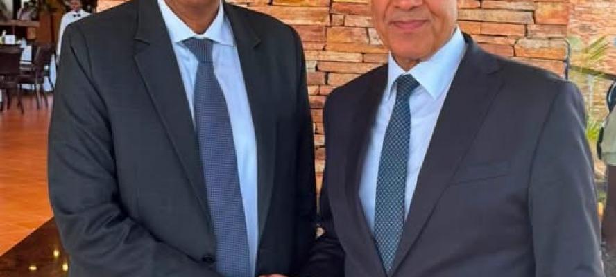 وزير الخارجية يلتقي رئيس مفوضية الاتحاد الأفريقي لبحث سبل دعم العمل الأفريقي المشترك