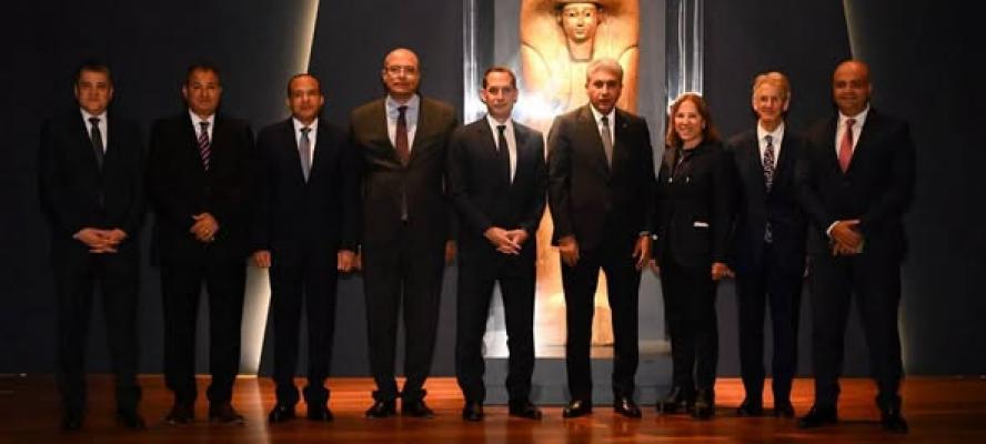 - وزير السياحة والآثار وعمدة سان فرانسيسكو يفتتحان معرض “كنوز الفراعنة” بمتحف دي يونج في الولايات المتحدة الأمريكية