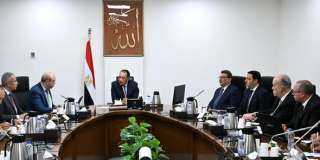 رئيس الوزراء يستعرض الموقف التنفيذي لمشروع مبني الركاب (٤) بمطار القاهرة الدولي رئيس الوزراء يستعرض الموقف التنفيذي لمشروع مبني الركاب (٤) بمطار القاهرة الدولي