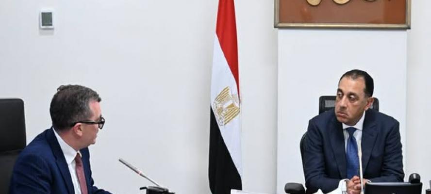 رئيس الوزراء يتابع مع وزير التخطيط عددا من ملفات العمل