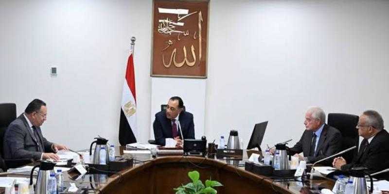 رئيس مجلس الوزراء يتابع ترتيبات عقد مؤتمر الهوية الوطنية بمكتبة الإسكندرية