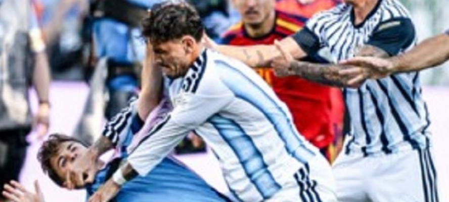 فيفا يعلن عقوبات قاسية على لاعبي الأرجنتين بعد أحداث نهائي كأس العالم