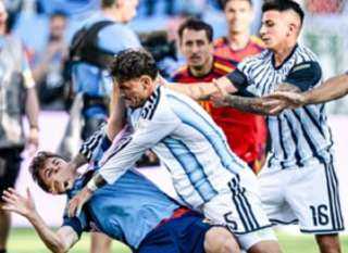 فيفا يعلن عقوبات قاسية على لاعبي الأرجنتين بعد أحداث نهائي كأس العالم