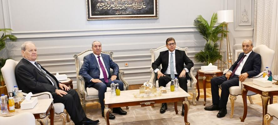رئيس المخابرات العامة المصرية يلتقي وفد السلطة الفلسطينية لدعم جهود جمع الشمل الفلسطيني