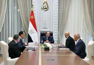الرئيس السيسي يوجه بالاهتمام بمواد اللغة العربية والتربية الدينية والتاريخ